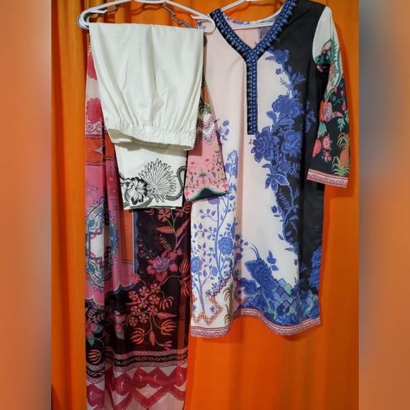 Pakisatani designer 3 piece lawn suit - ELAAN - Picture 2 of 3